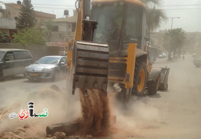  خضراء يا بلد الشهداء ...وتستمر اعمال البستنه في شوارع كفرقاسم من مدخل البلدة الى دوار الساعة حتى توفيق طوبي الالتفافي ...